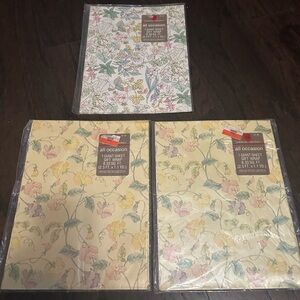 American Greetings Vintage Floral Gift Wrap Party Supplies
